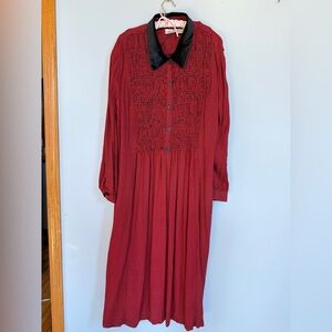 Vintage Red Long Sleeve Midi Dress with Black Collar